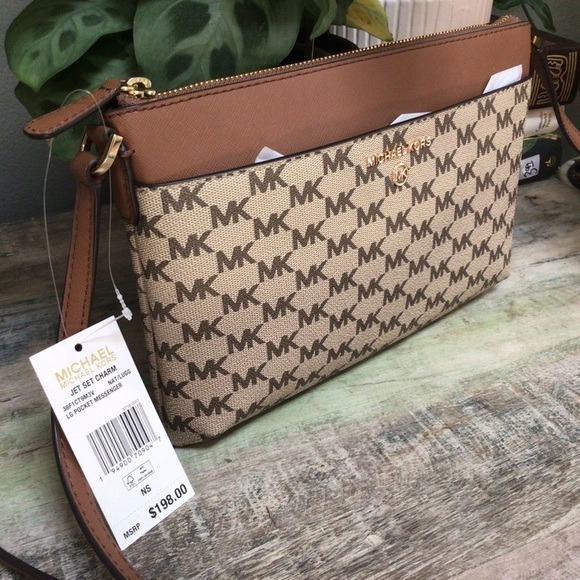 Michael Kors Signature Crossbody Bag - Picture 1 of 8